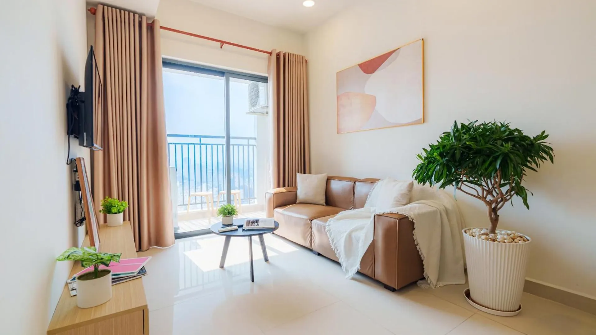 Soho Residence & Hotel Ho Chi Minh City Apartment