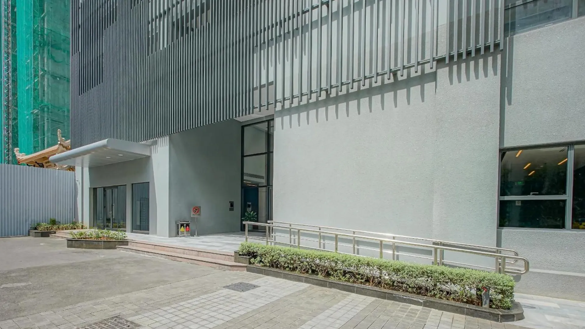 Soho Residence & Hotel Ho Chi Minh City Apartment